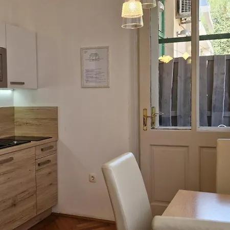 Medea 2 With Private Parking Apartment *
