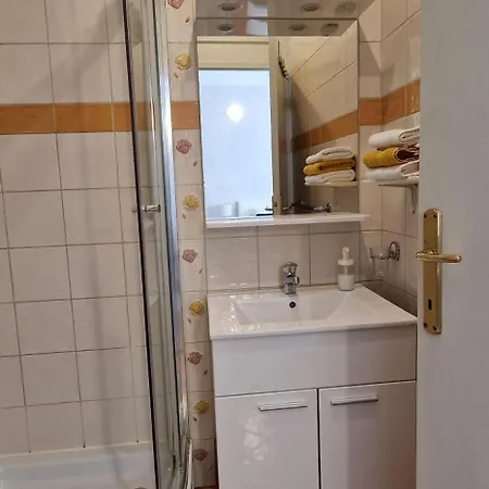 Apartment Medea 2 With Private Parking *