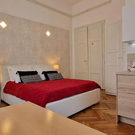 Apartment Medea 2 With Private Parking